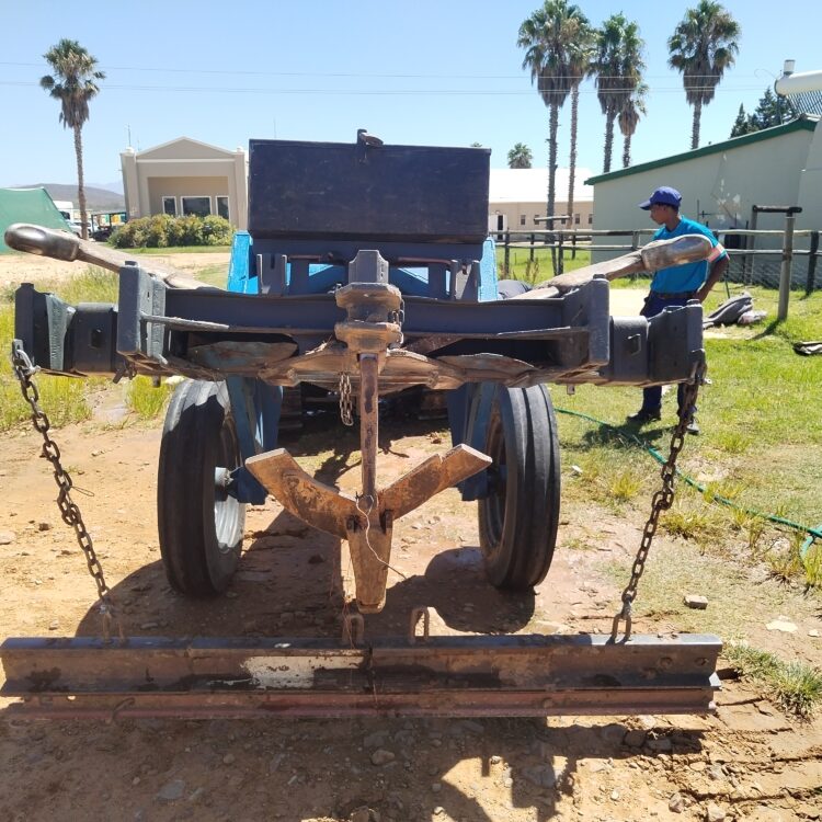 Verstelbare sleep ripper vir beter water penetrasie en wortelontwikkeling